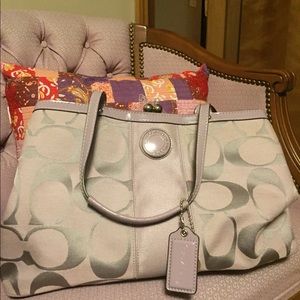 Coach handbag💕almost brand new !